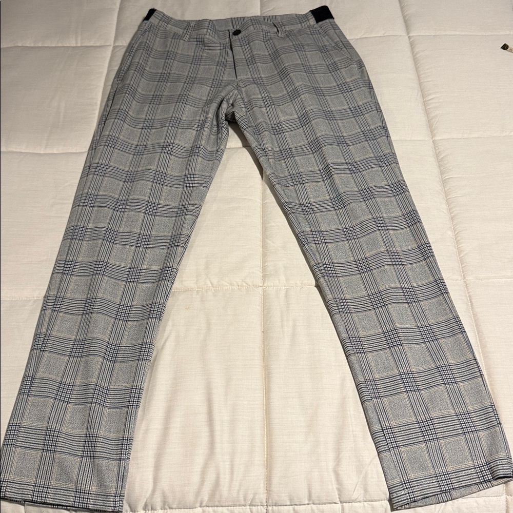 Zara Men’s Black and Cream Plaid Trousers. Size M. Slim Fit